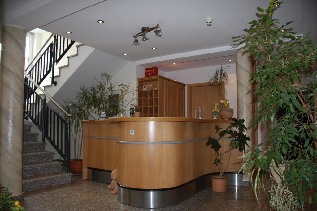 Hotel Gasthof Gruener Wald Hofheim Exterior foto